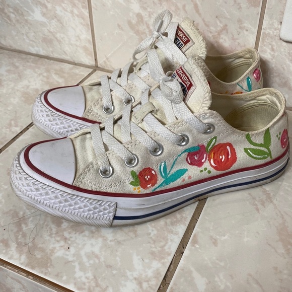 Converse - Picture 1 of 6